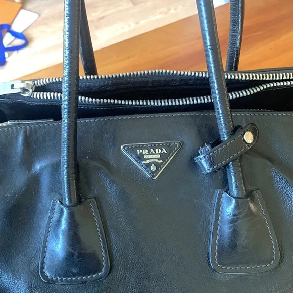 Good condition PRADA BAG black smooth soft leather double handle satchel - Picture 4 of 12